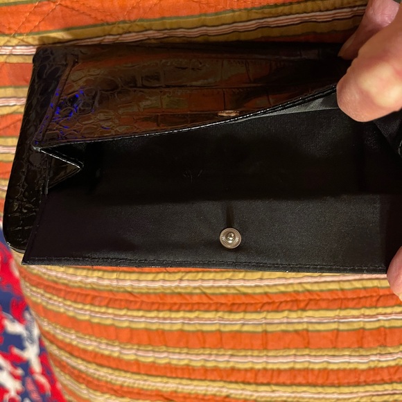 Ladies New  Large Crock Like Wallet - Picture 2 of 6